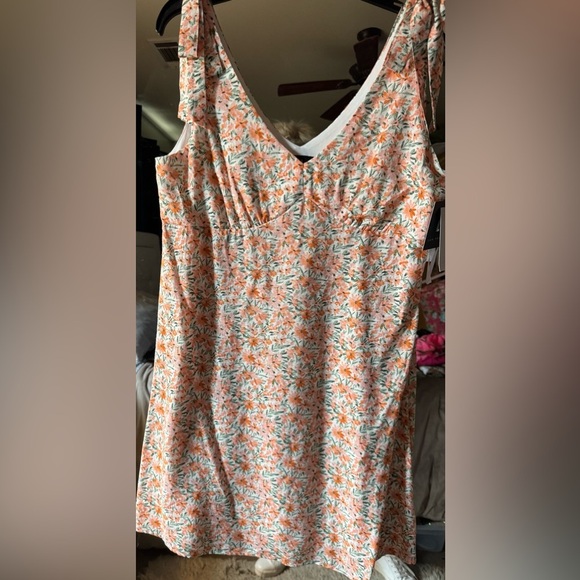 I.N. San Francisco Dresses & Skirts - Floral Sleeveless Dress